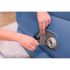 Надувная кровать Bestway 67614 с электронасосом, 203 х 152 х 56 см. фото 63