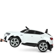 Детский электромобиль Audi M 4806EBLR-1 белый с EVA колесами фото 11