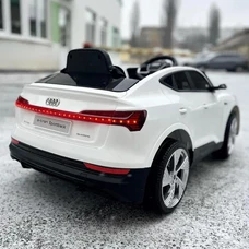 Детский электромобиль Audi M 4806EBLR-1 белый с EVA колесами фото 21