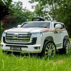Детский электромобиль M 6146EBLR-1 белый Toyota с четырьмя моторами по 45W